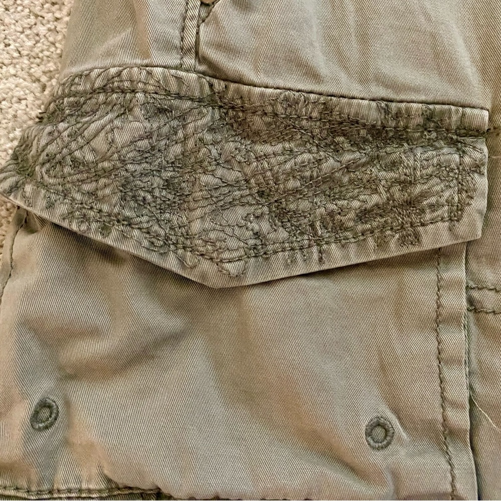 Shorts - Picture 4 of 5